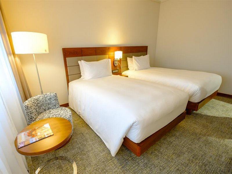 Hilton Garden Inn מבאבאנה מראה חיצוני תמונה
