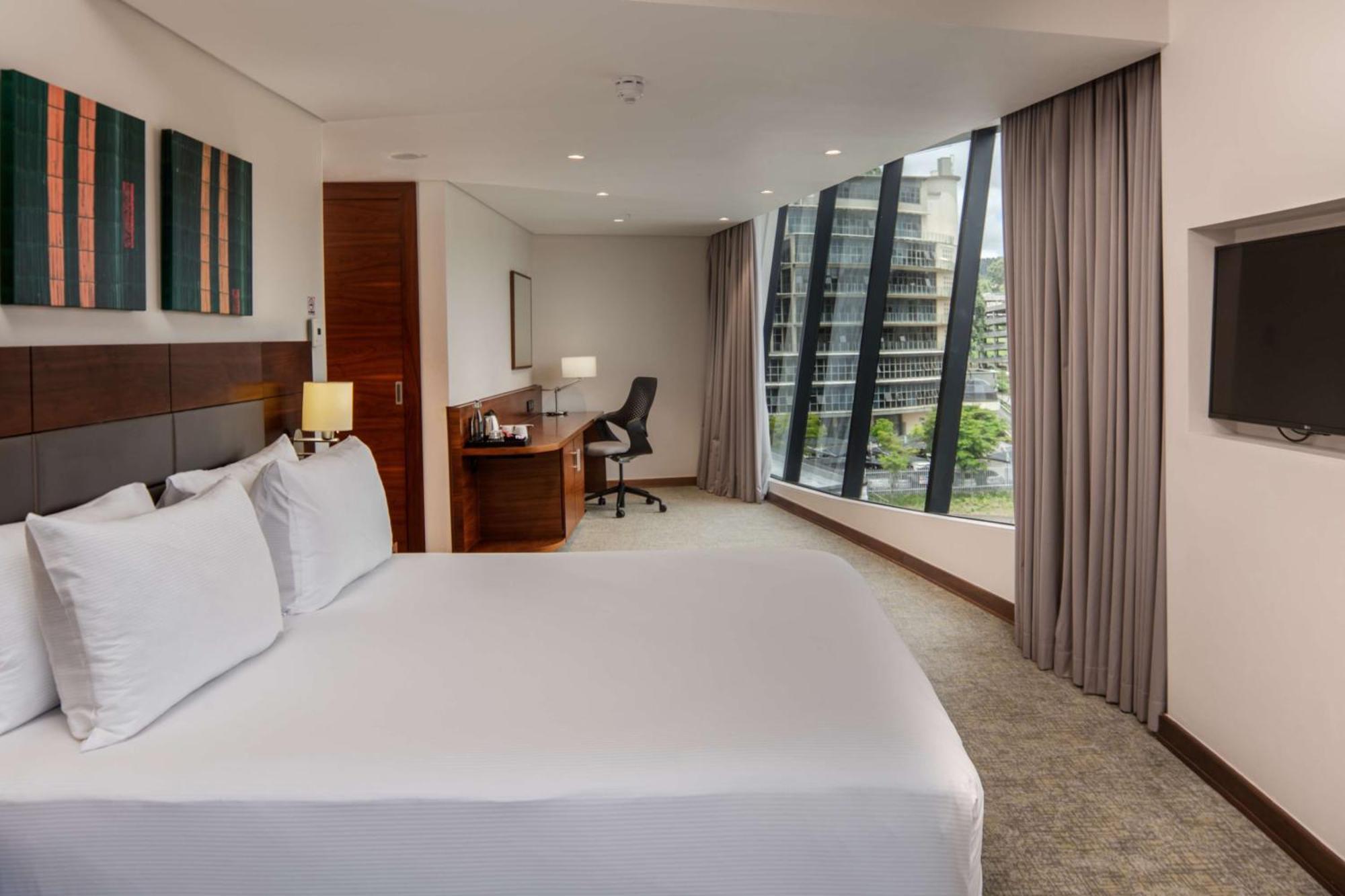 Hilton Garden Inn מבאבאנה מראה חיצוני תמונה