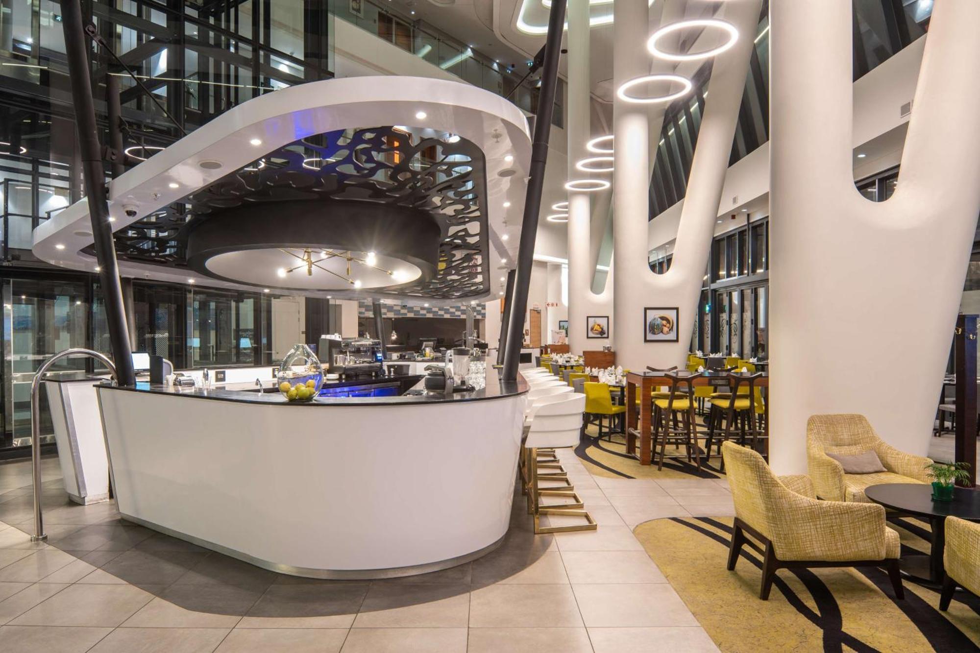 Hilton Garden Inn מבאבאנה מראה חיצוני תמונה