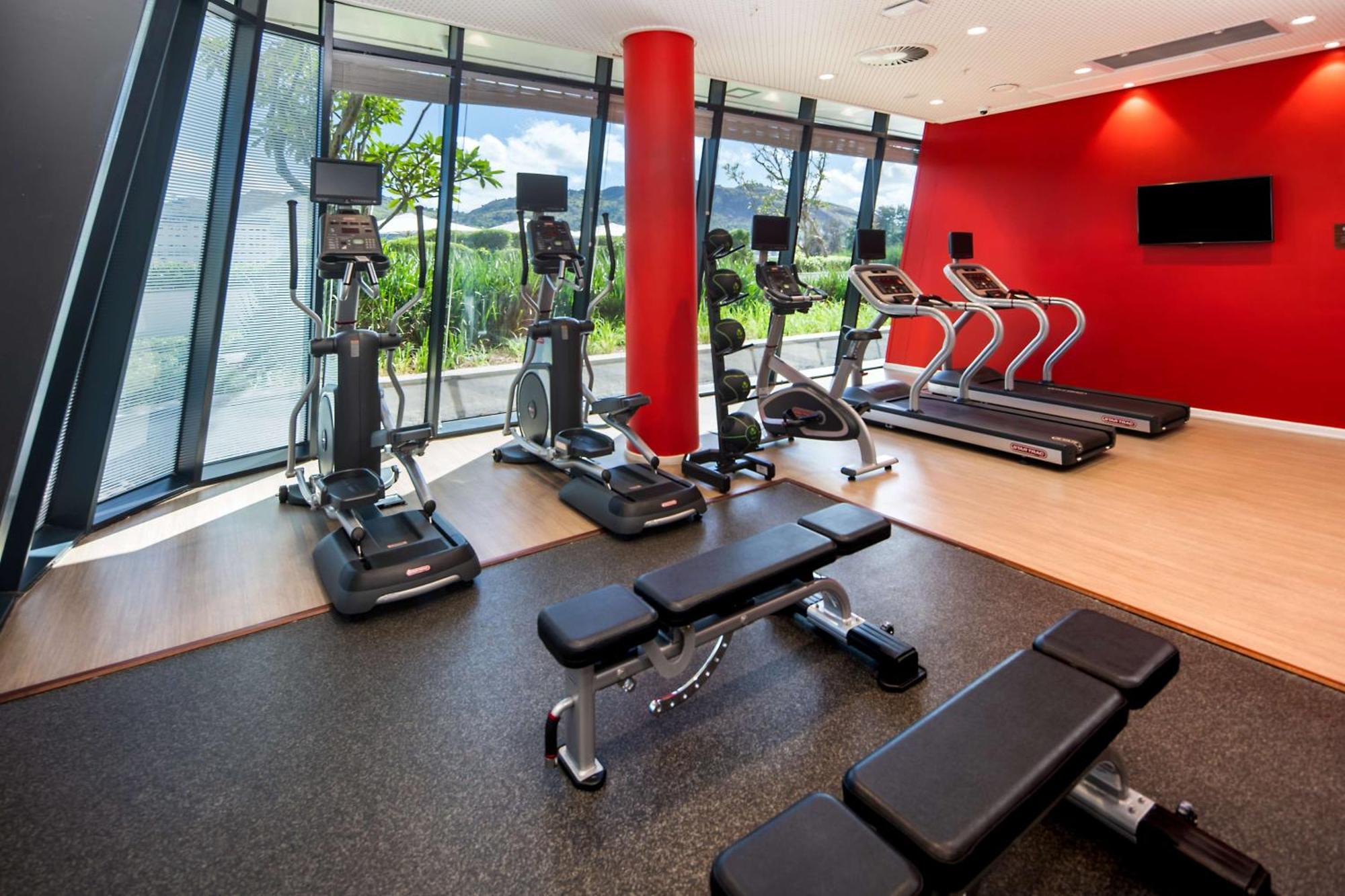 Hilton Garden Inn מבאבאנה מראה חיצוני תמונה