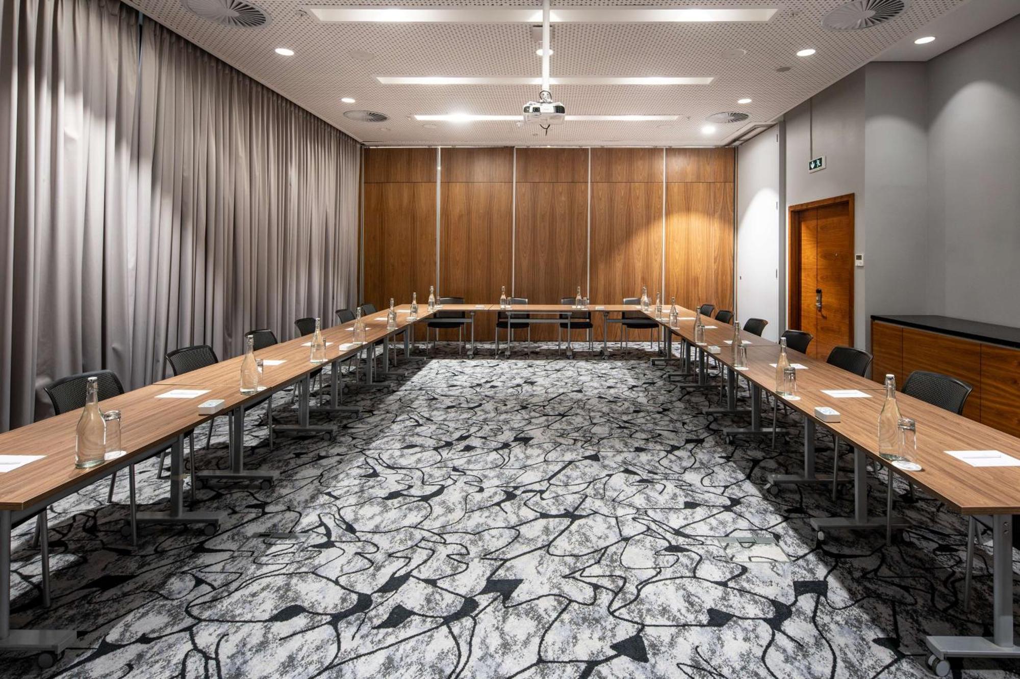 Hilton Garden Inn מבאבאנה מראה חיצוני תמונה