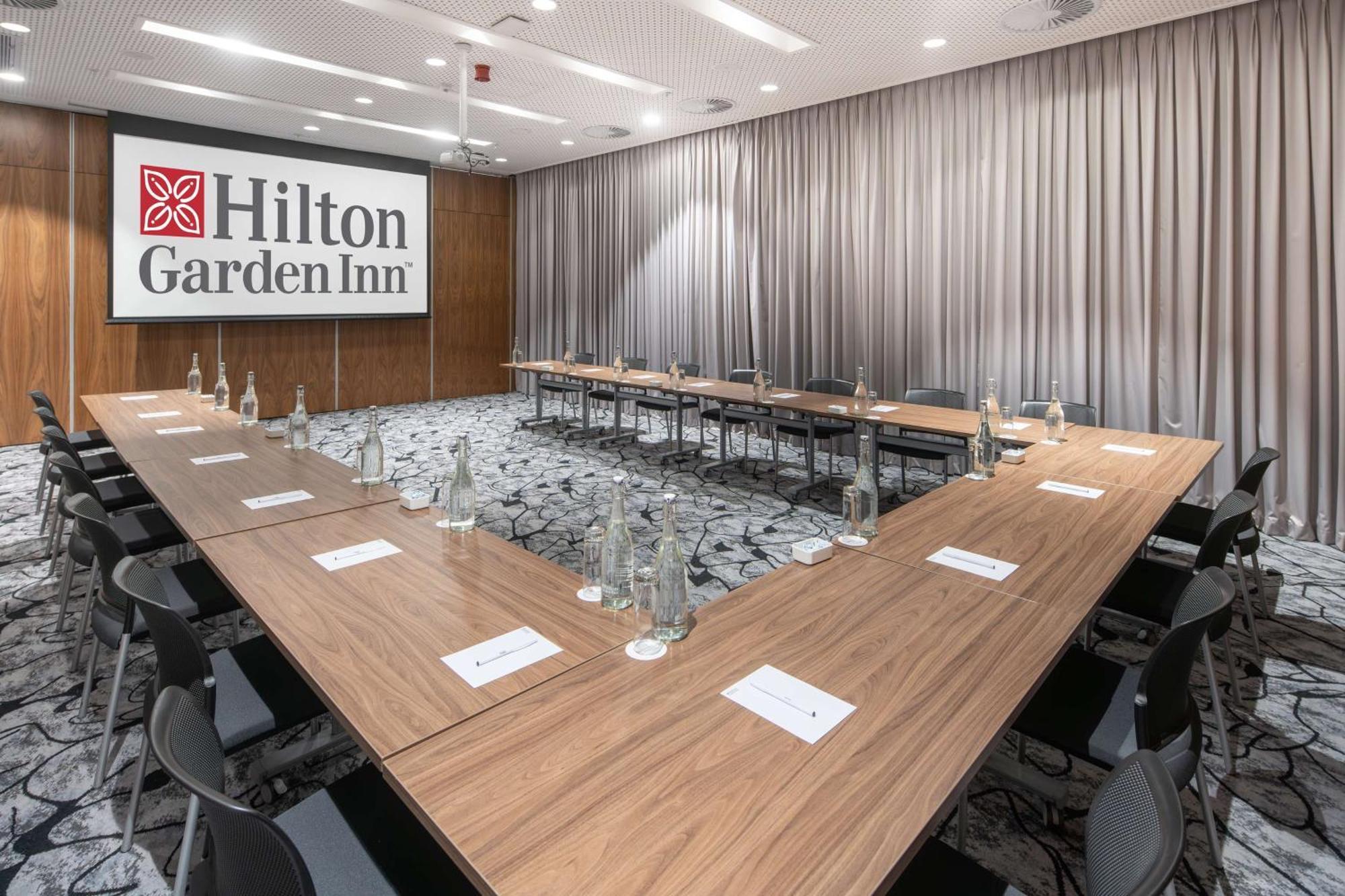 Hilton Garden Inn מבאבאנה מראה חיצוני תמונה