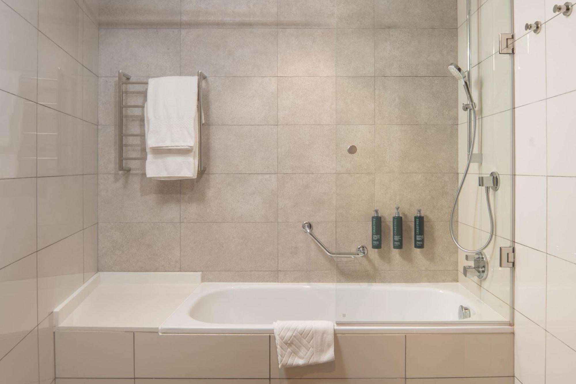 Hilton Garden Inn מבאבאנה מראה חיצוני תמונה