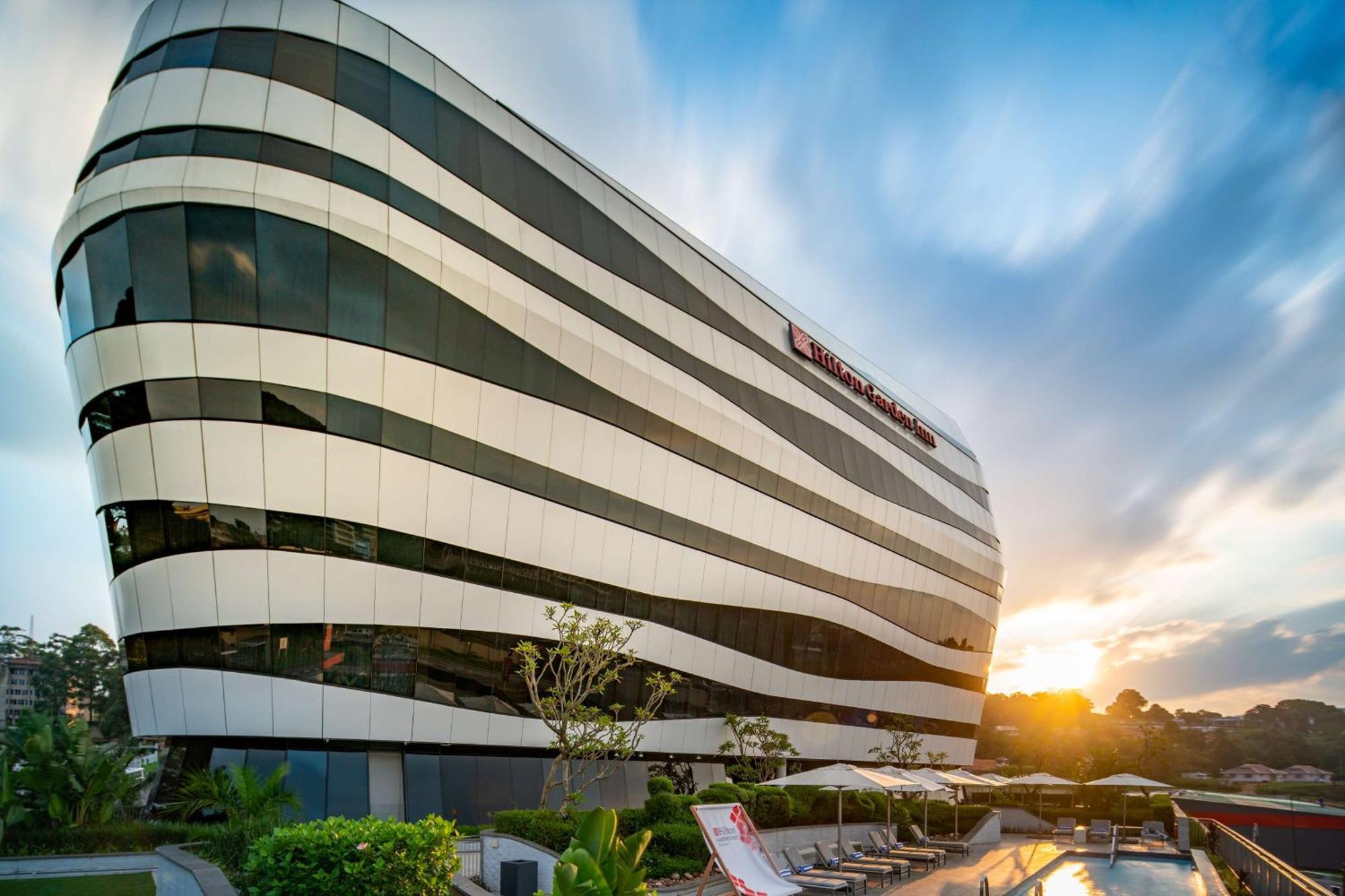 Hilton Garden Inn מבאבאנה מראה חיצוני תמונה